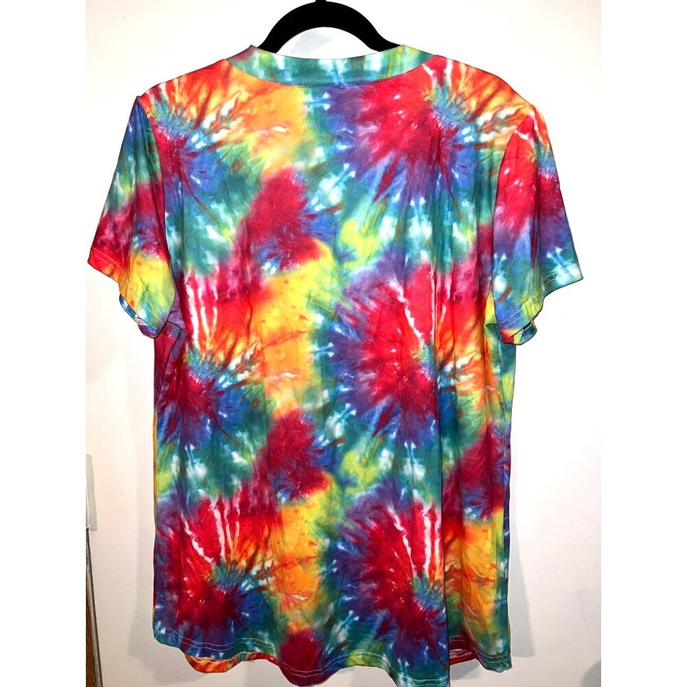 Womens 60's theme Tie-Dye XL  V-Neck Button-Detail Short Sleeve T-Shirt - Picture 2 of 4